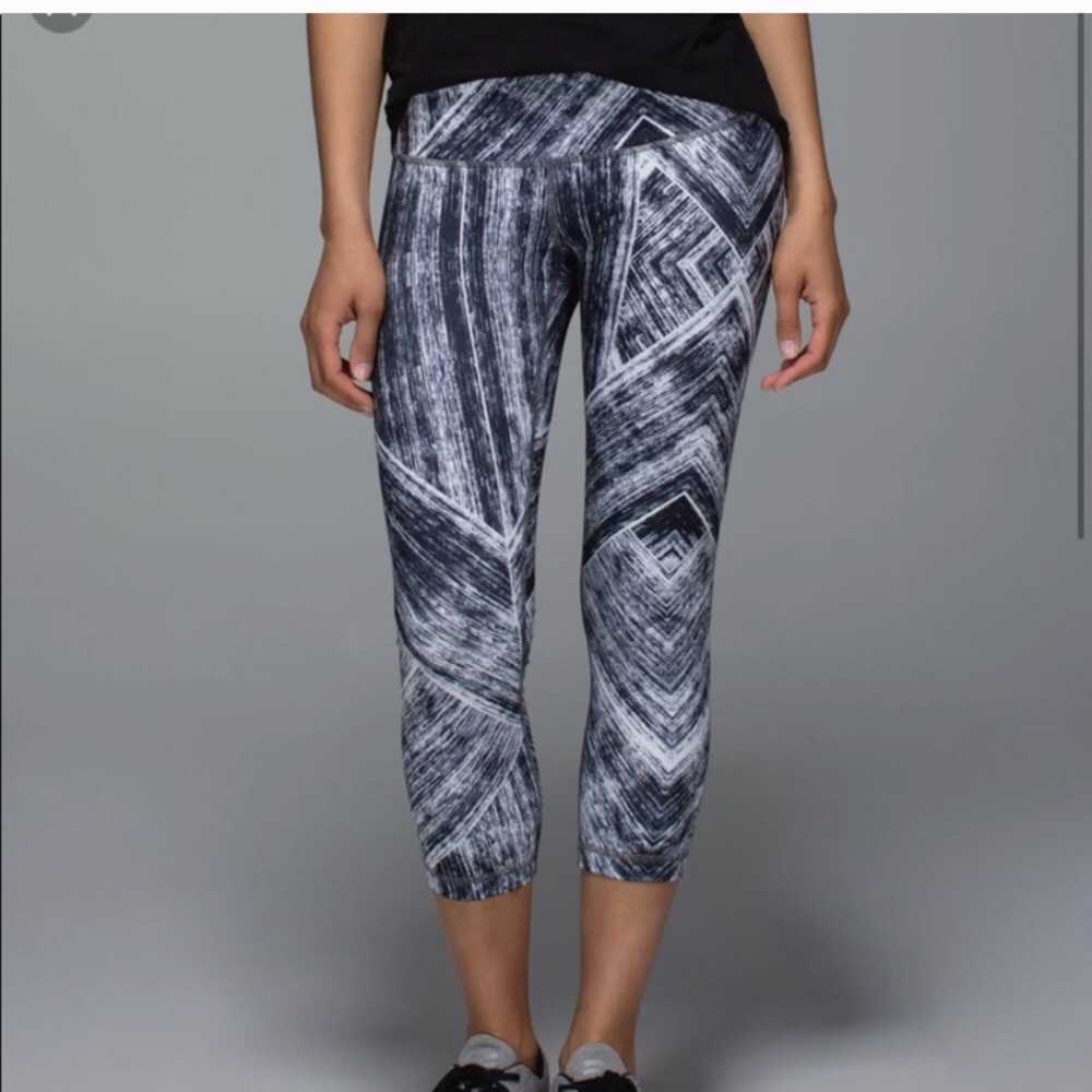 Lululemon crops